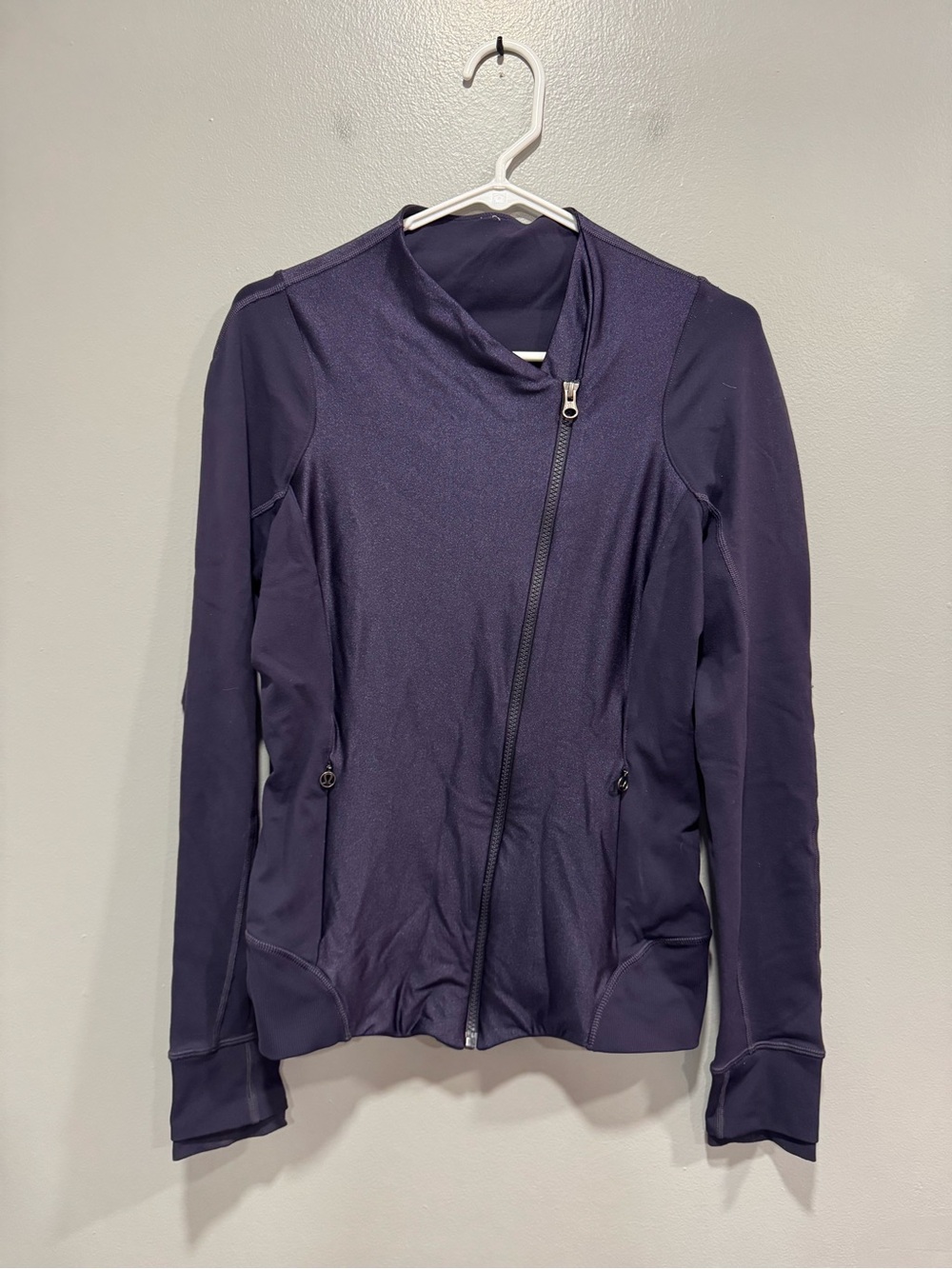 Lululemon Emerge Renewed Jacket in Black Grape Size 8